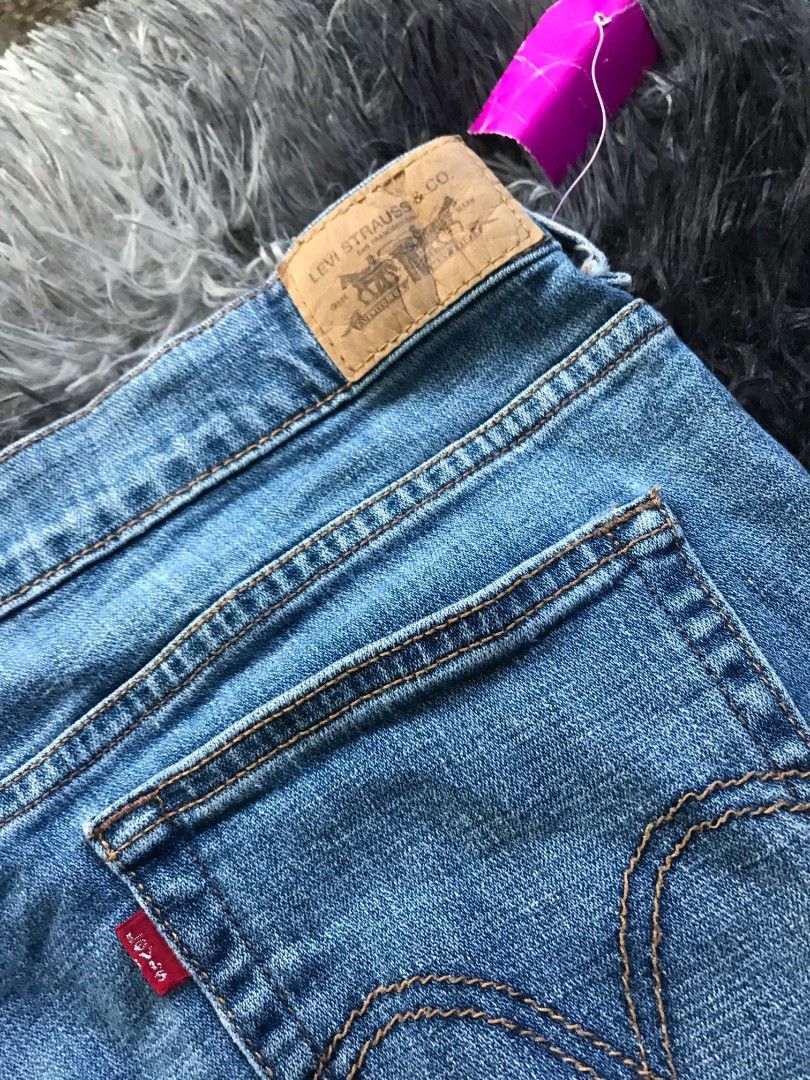 Levi's 515 Denim Shorts (Category: Shorts) located in Caloocan City. Submitted by jomelstreetthrift (Listing ID 1467629045, Image 3). Description: - Brand/Style: Levi's 515 Denim Shorts - Size: 36 - Color/Wash: Medium wash blue - Material: Comfortable cotton and spandex blend patch, and signature red tab - Origin: Made in Egypt.