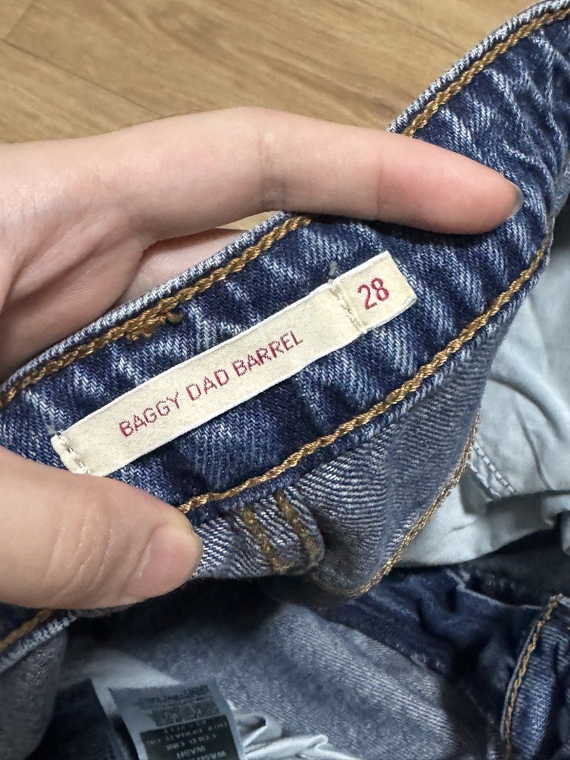 Levi’s barrel jeans (Category: Jeans) located in Manila. Submitted by bookishtati (Listing ID 1467754457, Image 2). Description: .