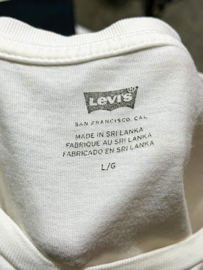LEVIS BATWING LOGO SHIRT (Category: Tshirts & Polo Shirts ) located in Davao. Submitted by nmd.archives (Listing ID 1467656143, Image 2). Description: Large on tag 22 x 28 Color rate and condition: 9.5/10 No issue.