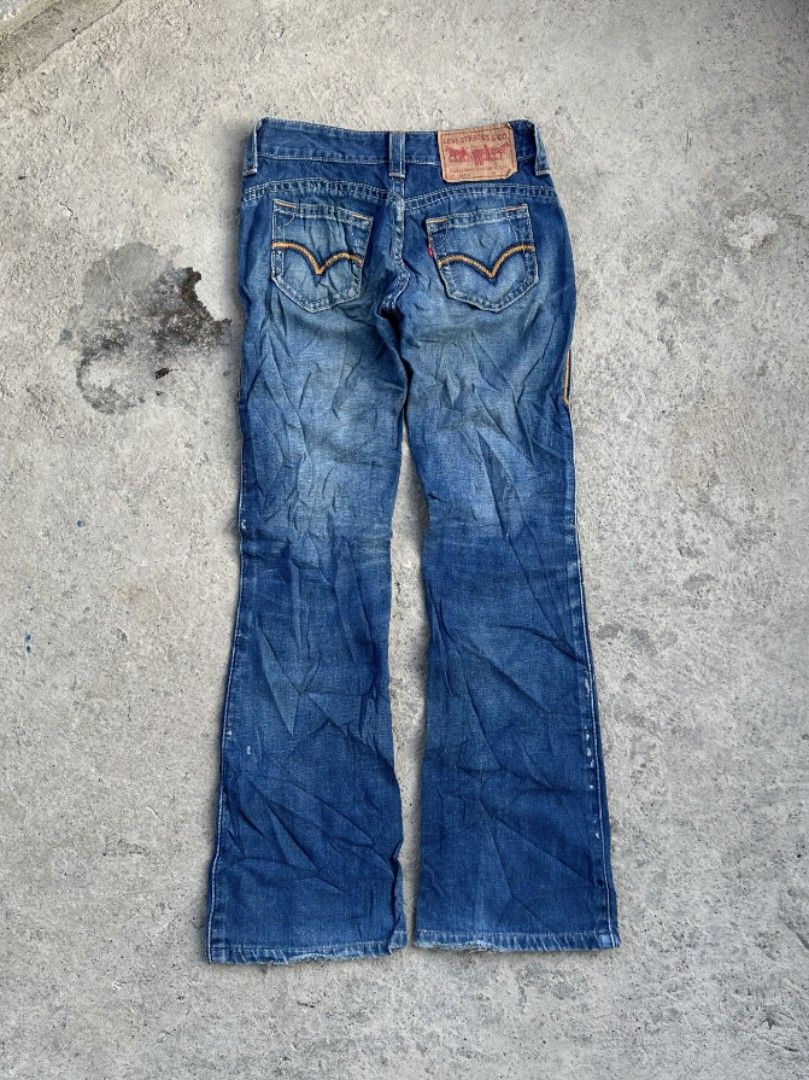 Levis bootxut jeans (Category: Jeans) located in Davao. Submitted by boss_kel (Listing ID 1467611711, Image 1). Description: Waist: 25-26 Lenght: 38 Thigh: 9 Knee: 7 LO: 9.