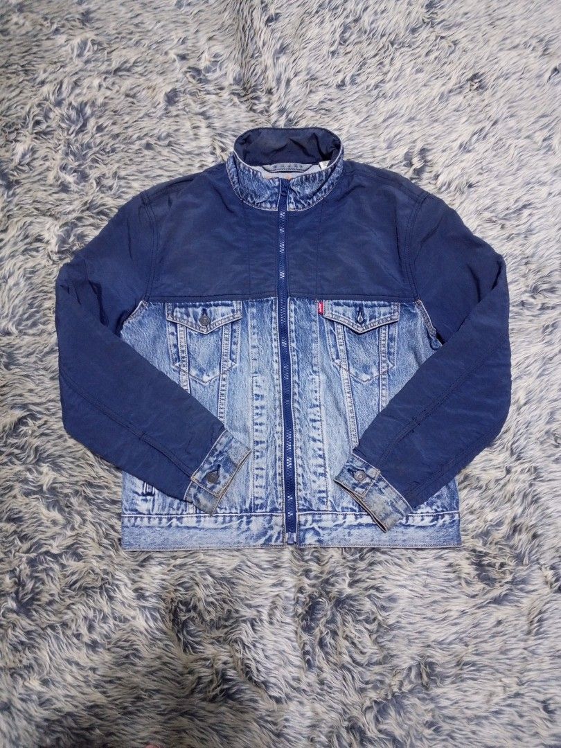 Levi's DENIM jacket (Category: Coats, Jackets and Outerwear) located in Manila. Submitted by pagatpatan59259 (Listing ID 1467707615, Image 1). Description: Levi's DENIM jacket size: M fitting price: 950.