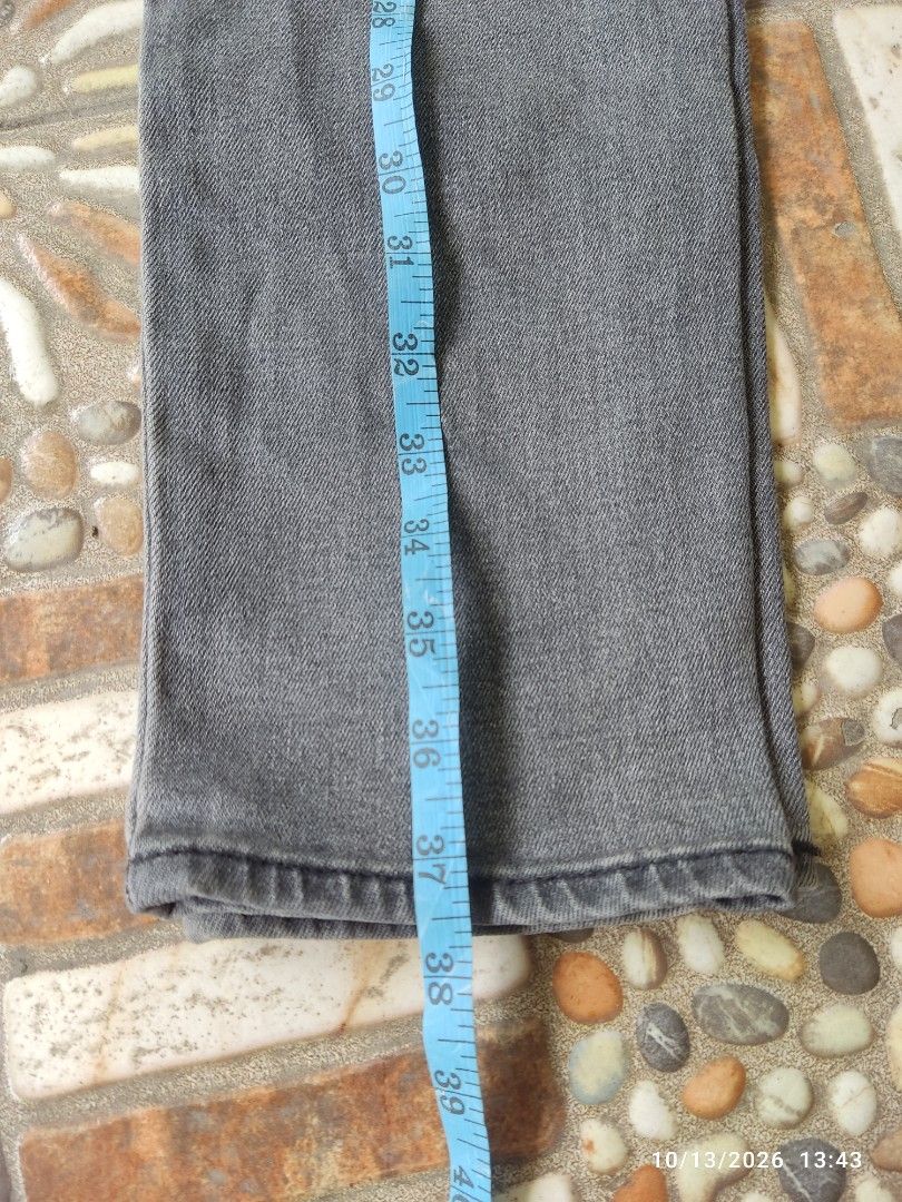 Levi's Jeans Size A12 (Category: Babies & Kids Fashion) located in Bulacan. Submitted by thr1ft_things (Listing ID 1467655282, Image 3). Description: Levi's Jeans Size: A 12 Youth Size NO ISSUE EXCELLENT CONDITION STILL NEEDS WASH.