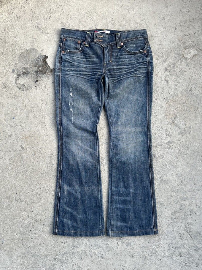 Levis Marissa bootcut (Category: Jeans) located in Davao. Submitted by boss_kel (Listing ID 1467611447, Image 2). Description: Waist: 30-31 Lenght: 36 Thigh: 10.5 Knee: 7 LO: 8.5 Issue: Pinalitan yung waistline check mo mga photo nandun picture.