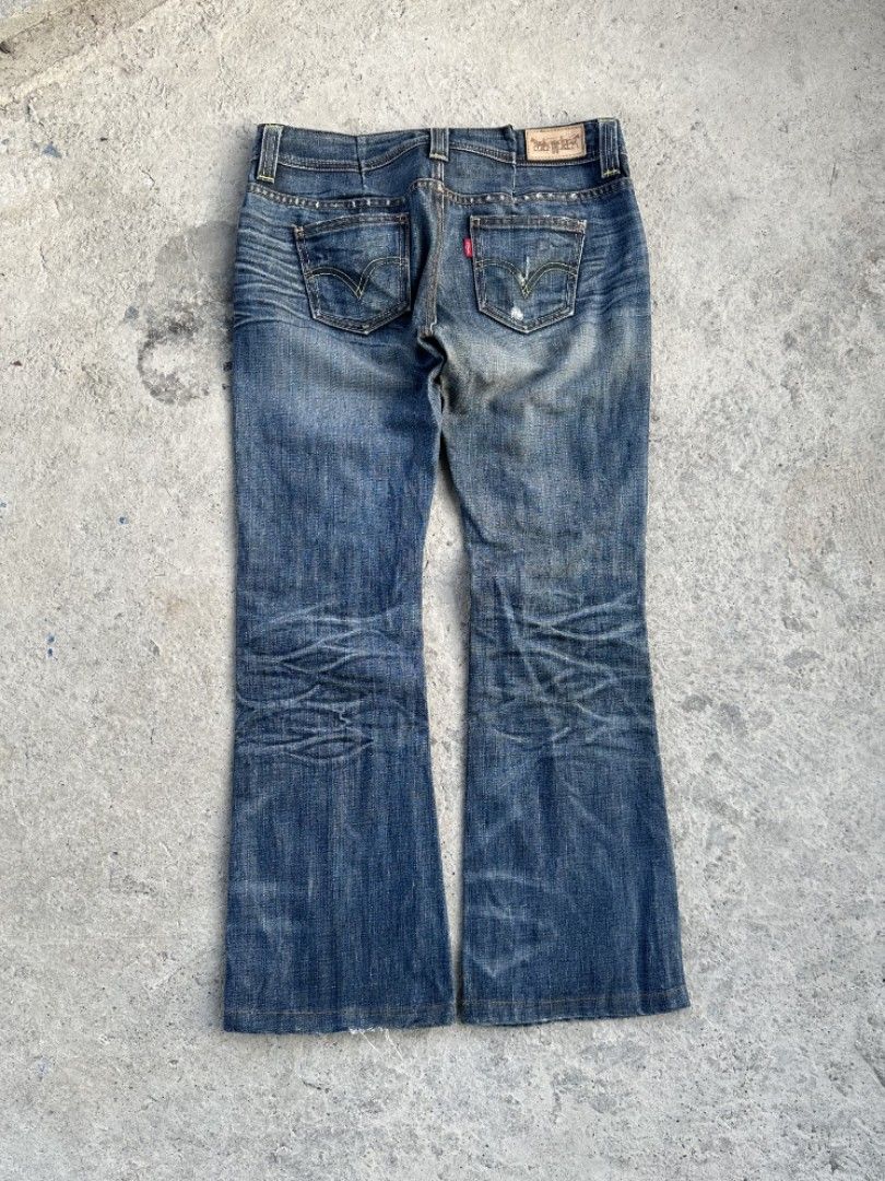 Levis Marissa bootcut (Category: Jeans) located in Davao. Submitted by boss_kel (Listing ID 1467611447, Image 1). Description: Waist: 30-31 Lenght: 36 Thigh: 10.5 Knee: 7 LO: 8.5 Issue: Pinalitan yung waistline check mo mga photo nandun picture.