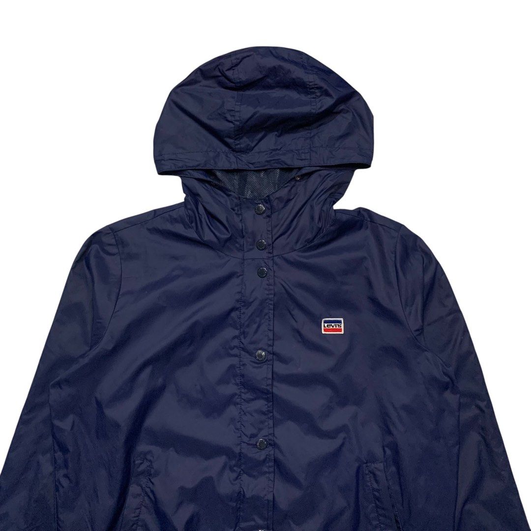 Levis Retro Windbreaker Coach Jacket (Category: Coats, Jackets and Outerwear) located in Baguio. Submitted by thesecretshop_ph (Listing ID 1467728134, Image 3). Description: Size: Medium Lenght: 24” Width: 22” Issue: Needs Wash Fresh Loots.
