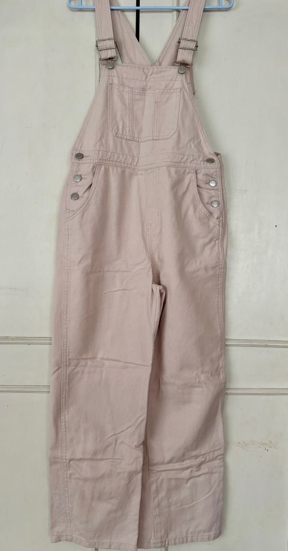 ‼️PAYDAY SALE‼️ Light Beige Soft Denim Straight Leg Overalls - Medium (Category: Jumpsuits) located in Rizal. Submitted by loveyumiii (Listing ID 1467797650, Image 2). Description: ✨Buy 3 or more items and get a random top for free!!✨ FLAT LAY MEASUREMENTS Shoulder to waist: adjustable Waist: 16 inches Rise: 13 inches Waist to hem: 36 inches Leg hole: 9 inches ——————————————— SIZE: fits Medium to Large COLOR: Light Beige PRINT: Solid MATERIAL: Co