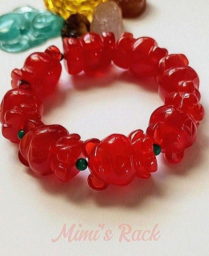 LIGHT GRADE RED AMBER BEAR CARVING CHARM BRACELET (Category: Bracelets) located in Taguig. Submitted by mimisrack (Listing ID 1467799350, Image 2). Description: ❤️Gentle red glow with protective strength and warm vitality -Bear carving symbolizes courage, protection, and steady leadership -Light Grade Red Amber represents vitality, confidence, and positive energy -Warm translucent tone adds soft yet eye-catching glow -Traditionally worn as a prot