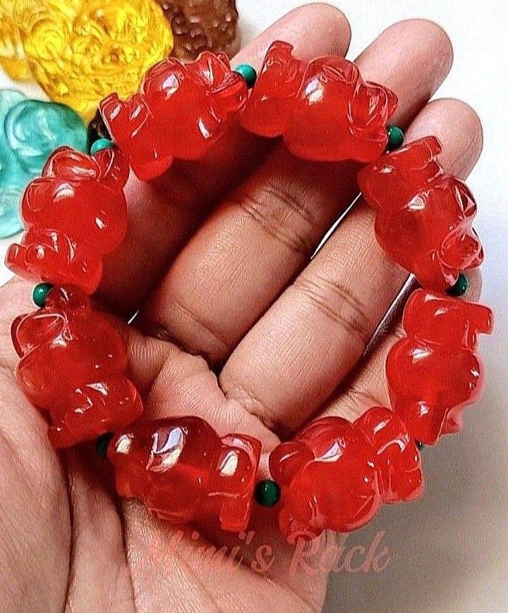 LIGHT GRADE RED AMBER BEAR CARVING CHARM BRACELET (Category: Bracelets) located in Taguig. Submitted by mimisrack (Listing ID 1467799350, Image 1). Description: ❤️Gentle red glow with protective strength and warm vitality -Bear carving symbolizes courage, protection, and steady leadership -Light Grade Red Amber represents vitality, confidence, and positive energy -Warm translucent tone adds soft yet eye-catching glow -Traditionally worn as a prot