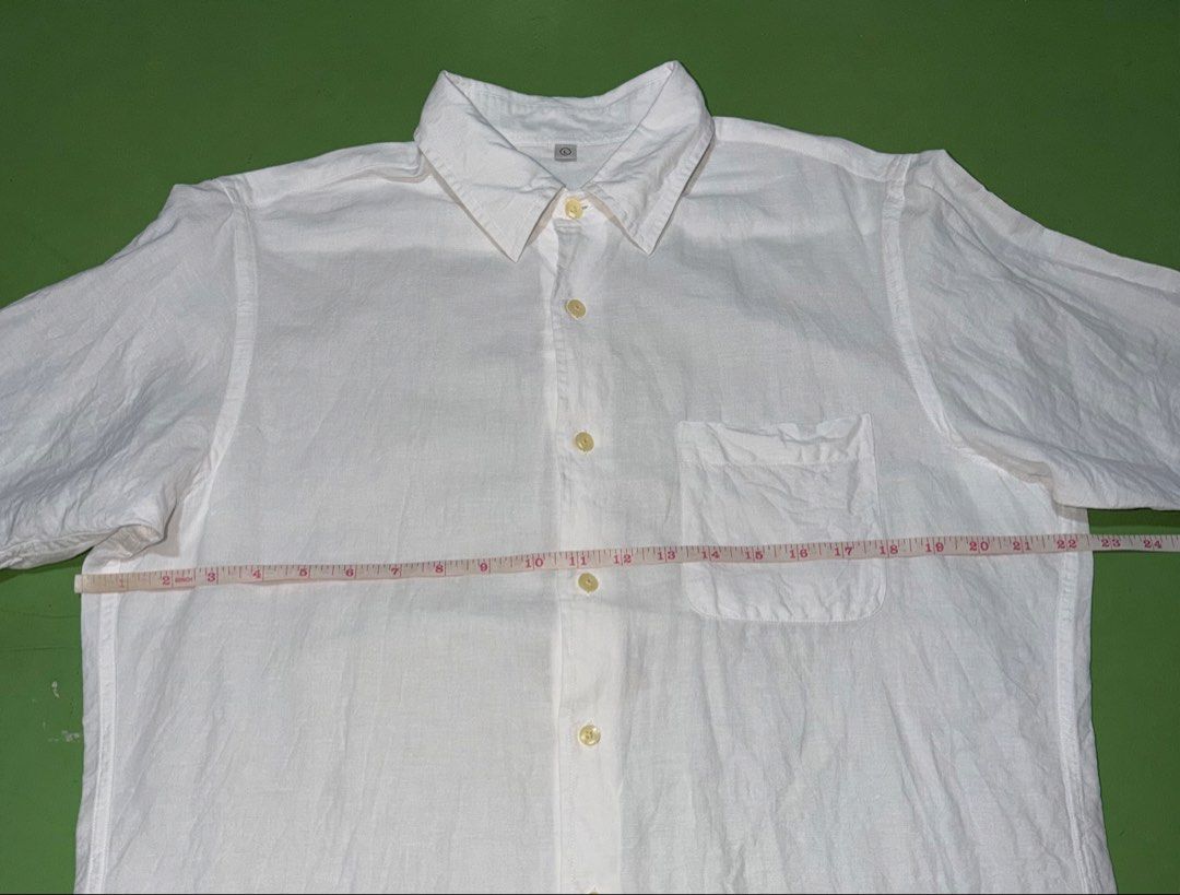 Linen (Category: Formal Shirts) located in Pasig City. Submitted by reyeslarry11740 (Listing ID 1467683656, Image 3). Description: For Sale Uniqlo Polo Linen Men White Size Large 22.5w x 28.5L 30.1L Back Excellent to as new condition No issue 450 plus ship only Payment 1st Pasig city.