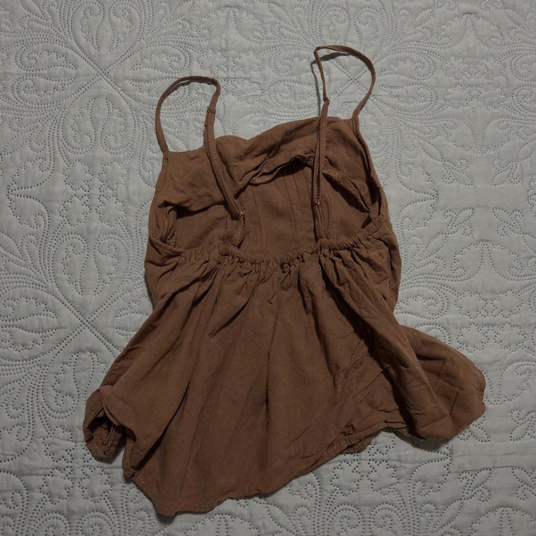 linen top (Category: Sleeveless) located in Cebu City. Submitted by shopjillscloset (Listing ID 1467754479, Image 2). Description: - never worn - adjustable straps.