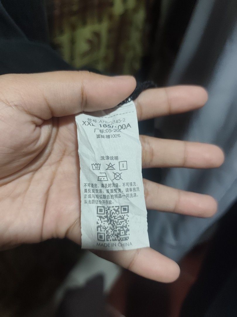 Li-ning black shirt (Category: Tshirts & Polo Shirts ) located in Bauang. Submitted by chrisquinto2004 (Listing ID 1467639553, Image 3). Description: lining black shirt XXL on tag pero best fit for L-XL .