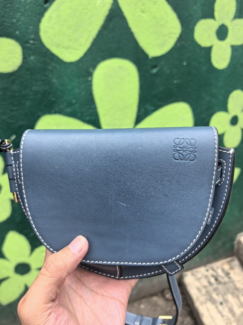 Loewe bag (Category: Luxury Bags & Wallets) located in Baguio. Submitted by ashzachary (Listing ID 1467705728, Image 3). Description: Loewe bag Condition :Excellent condition Color rate 10/10 Size :small Coded - 271180 No issues No flaws Super ganda sa personal Pm. More details Good quality Plsss 📌No Bogus 📌No return MOP What you see is what you get PALAWAN, CEBUNA GCASH AND BDO Reminder😊 We're selling thrifted clothes so please manage you exp