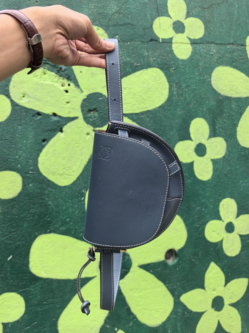 Loewe bag (Category: Luxury Bags & Wallets) located in Baguio. Submitted by ashzachary (Listing ID 1467705728, Image 2). Description: Loewe bag Condition :Excellent condition Color rate 10/10 Size :small Coded - 271180 No issues No flaws Super ganda sa personal Pm. More details Good quality Plsss 📌No Bogus 📌No return MOP What you see is what you get PALAWAN, CEBUNA GCASH AND BDO Reminder😊 We're selling thrifted clothes so please manage you exp