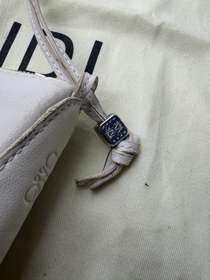 Loewe White Leather Shoulder Bag (Category: Luxury Bags & Wallets) located in Baguio. Submitted by thriftedbaguio (Listing ID 1467730142, Image 3). Description: Very Good Condition Signs Of Use.