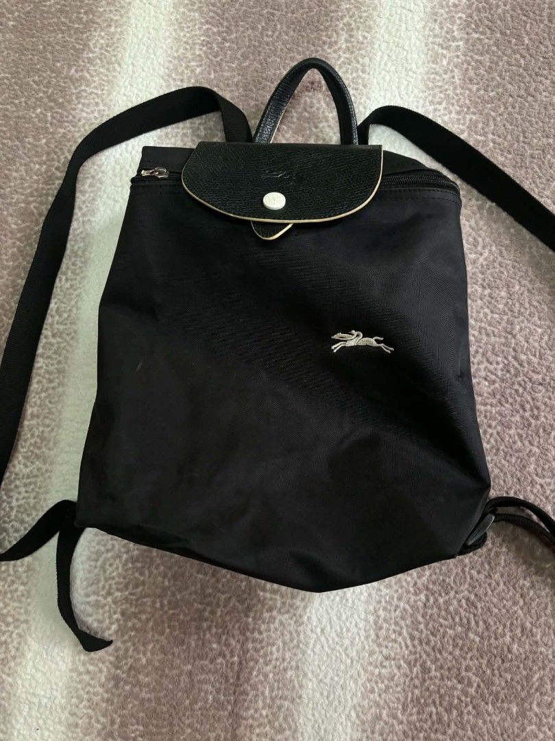 Long champ bag (Category: Luxury Bags & Wallets) located in Bislig. Submitted by chrispril (Listing ID 1467625631, Image 1). Description: long champ backpack excellent condition walang issue 2500.