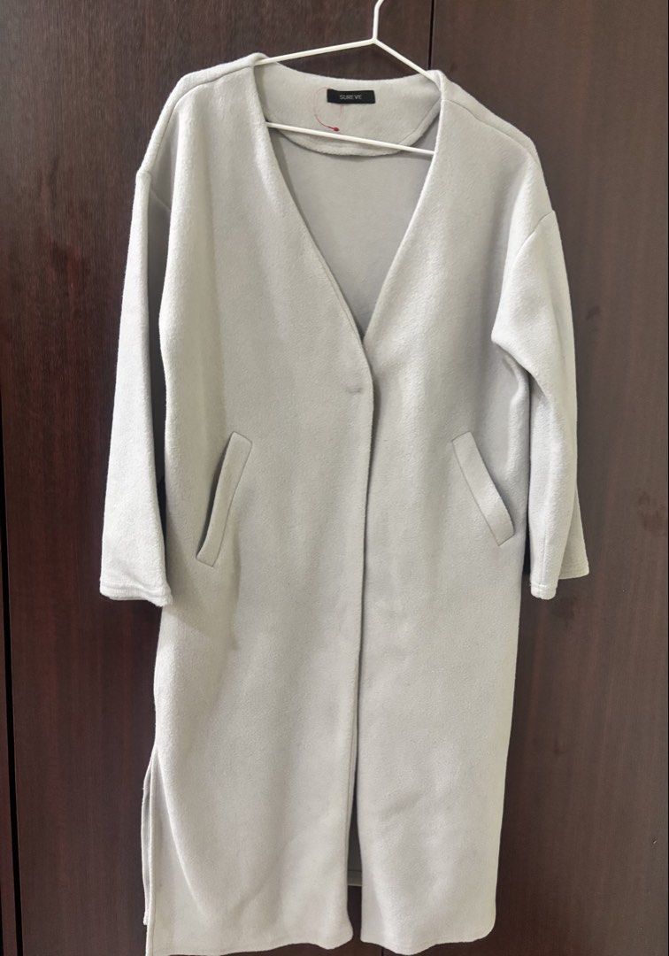 Long coat (Category: Coats, Jackets and Outerwear) located in Senawang. Submitted by dalinarash28969 (Listing ID 1467775627, Image 1). Description: Made of polyester Pit 21 inch Length 40 inch.