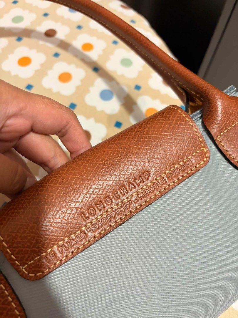 Longchamp (Category: Luxury Bags & Wallets) located in Pasig City. Submitted by rmsoler (Listing ID 1467792382, Image 3). Description: Original Longchamp Price 5,000 (nego) Location: Meycauyan.