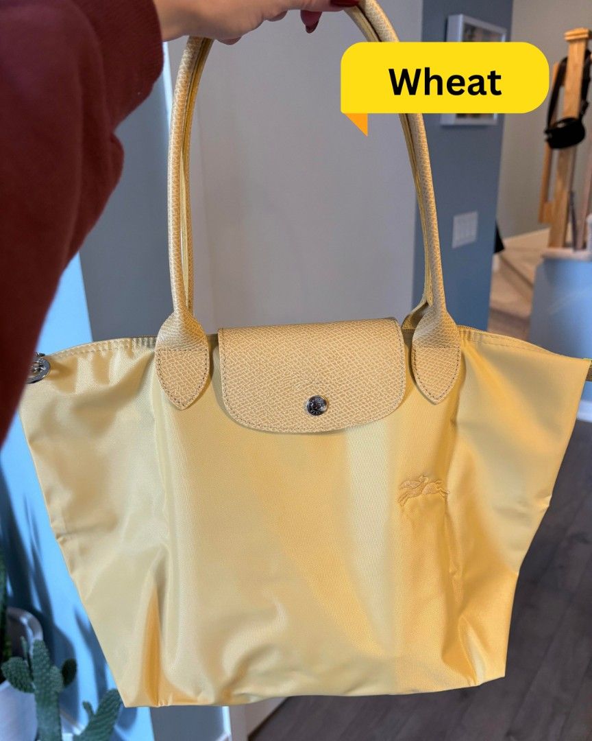 Longchamp Le Pliage Green Large Tote in Wheat (Category: Tote Bags) located in Manila. Submitted by mahaechn (Listing ID 1467744276, Image 2). Description: 📌 ON HAND ‼️ 👜 Longchamp Le Pliage Green Large Tote ✨ Brand new and sealed — with paper bag! Super cute, compact, and perfect for your daily lakads or errands! Stylish yet spacious for all your essentials. 📏 Size: 31 cm (L - measured at the base of the bag) x 30 cm (H) x 19 cm (W ✅ With pap