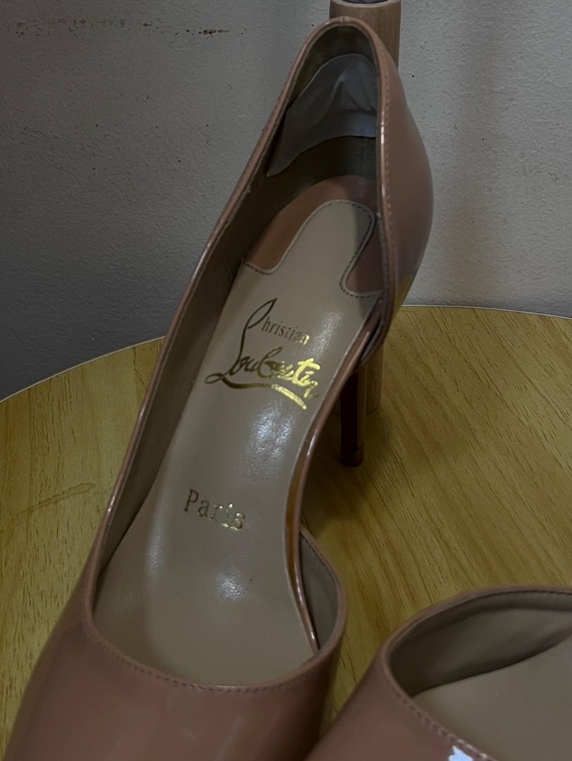 Authentic Louboutin Pigalle Heels (Category: Heels) located in Makati City. Submitted by bambi.214 (Listing ID 1467716273, Image 2). Description: Louboutin Pigalle Heels ( dm for negotiations) .