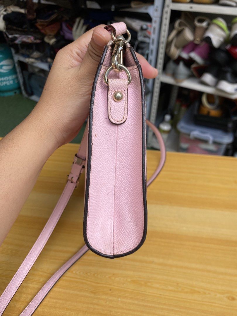 Louis Quatorze pink slingbag (Category: Cross-body Bags) located in Davao. Submitted by jennicaestrella_1995 (Listing ID 1467648824, Image 3). Description: .
