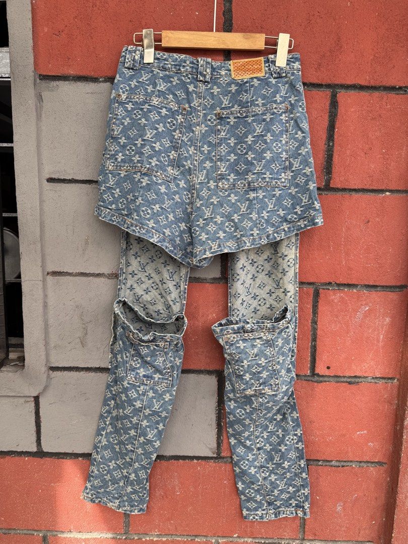 Louis Vuitton (Category: Luxury Apparel) located in Baguio. Submitted by mardimercredi14 (Listing ID 1467640163, Image 2). Description: 🔥 Louis Vuitton Dimensions: 29-39*13.5(shorts) Condition: excellent Color Rate: 10 ❌ missing maintag *pwede gawing shorts.