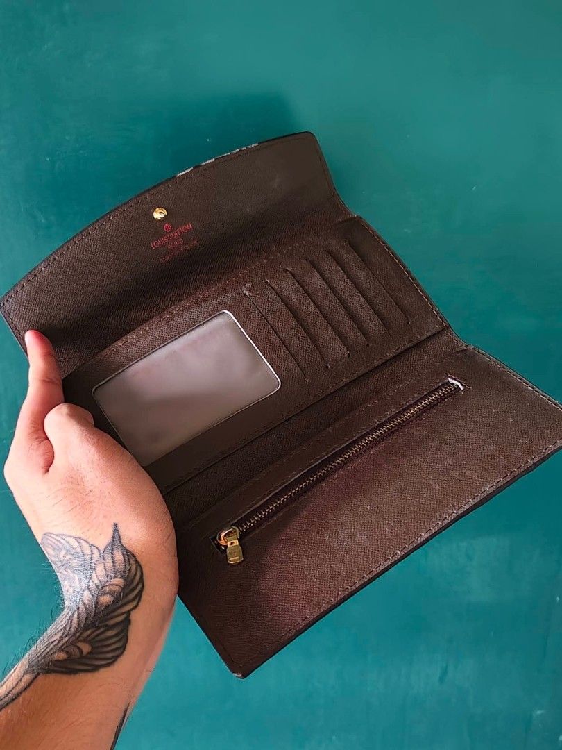 Louis Vuitton (Category: Wallets & Card holders) located in Marikina City. Submitted by duaaaaa (Listing ID 1467704818, Image 3). Description: LOUIS VUITTON WALLET ASPACK❗ Good condition.