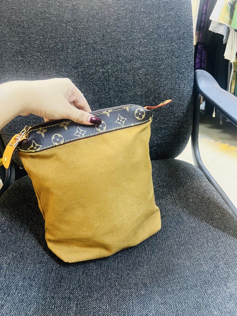 Louis Vuitton Monogram Canvas and Brown Canvas Pouch Handbag (Category: Luxury Bags & Wallets) located in Manila. Submitted by irenekaren57943 (Listing ID 1467618935, Image 2). Description: 𝐋𝐕 𝐏𝐎𝐔𝐂𝐇 ➤ 𝐍𝐨 𝐈𝐬𝐬𝐮𝐞 𝐍𝐞𝐞𝐝 𝐖𝐚𝐬𝐡‼️ .