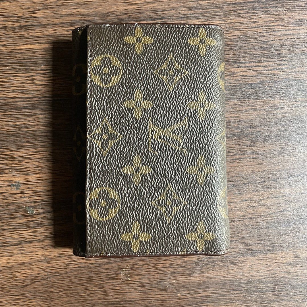 LOUIS VUITTON MONOGRAM WALLET AUTHENTIC (Category: Luxury Bags & Wallets) located in Mandaluyong City. Submitted by summahtohdaymnl (Listing ID 1467667145, Image 3). Description: SALE AUTHENTIC 😍.