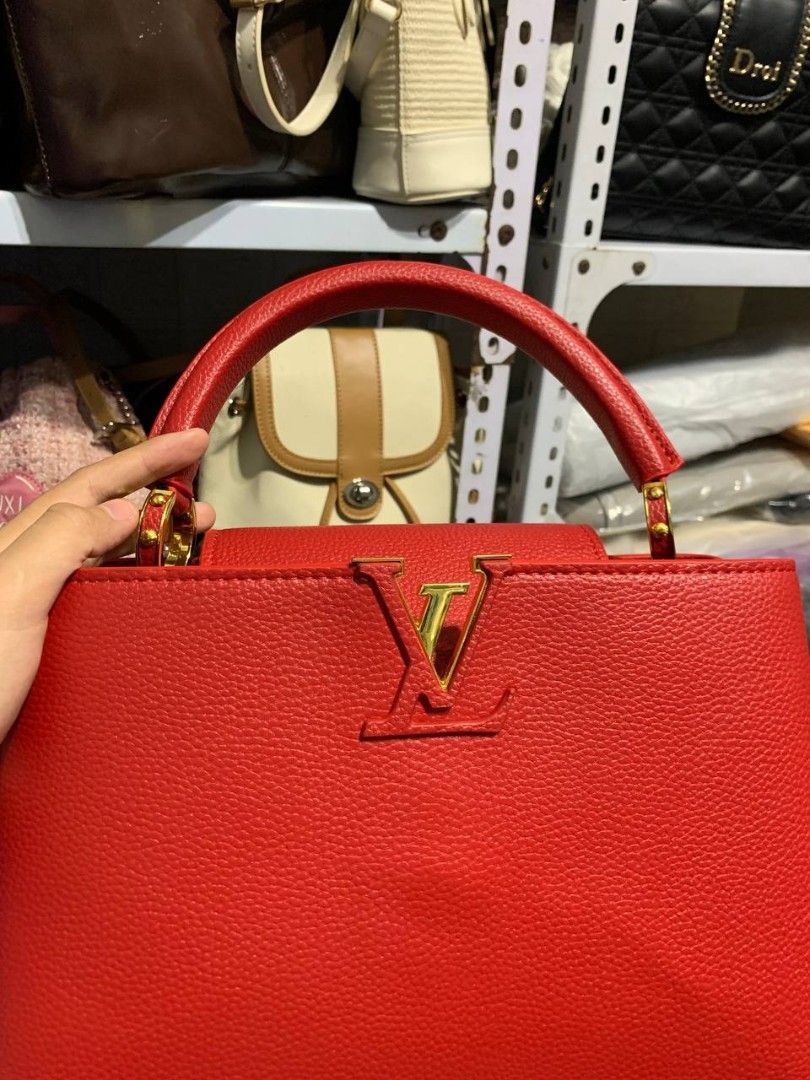Louis Vuitton Taurillon Capucines (Category: Cross-body Bags) located in Valenzuela. Submitted by _prettysimplecollection (Listing ID 1467778003, Image 2). Description: .