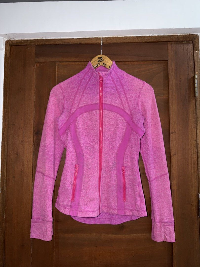 LULULEMON DEFINE JACKET DRI FIT WOMENS (Category: Activewear) located in Manila. Submitted by triptothrift7 (Listing ID 1467759929, Image 2). Description: message if you are interested! for fast transaction LULULEMON DEFINE JACKET DRI FIT WOMENS for only 1500 dot size 4 no issue need wash only excellent condition color rate 9/10 authentic legit mode of payment gcash or bank transfer location Biñan laguna.