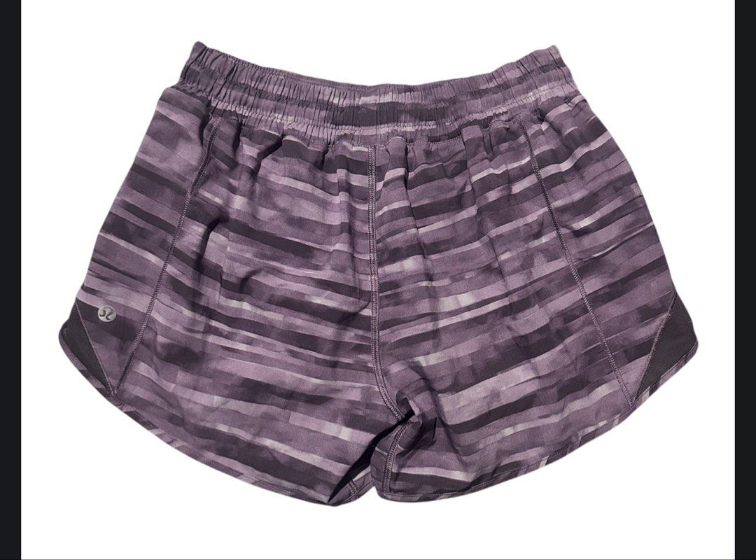 Lululemon Hotty Hot Short II *Long 4" dot 6 (Category: Activewear) located in Iba. Submitted by xooperfindslb (Listing ID 1467631572, Image 3). Description: Lululemon Hotty Hot Short II *Long 4” Dot 6 Color: Shadowed Smoked Mullberry / Black Currant Can pass as brandnew No issue.