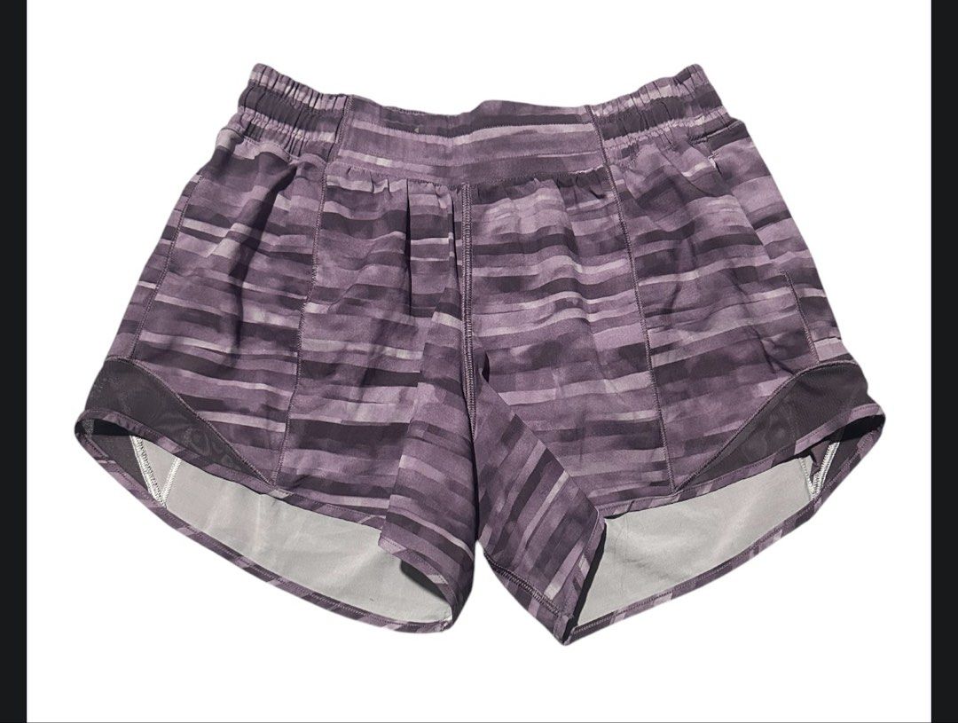 Lululemon Hotty Hot Short II *Long 4" dot 6 (Category: Activewear) located in Iba. Submitted by xooperfindslb (Listing ID 1467631572, Image 2). Description: Lululemon Hotty Hot Short II *Long 4” Dot 6 Color: Shadowed Smoked Mullberry / Black Currant Can pass as brandnew No issue.