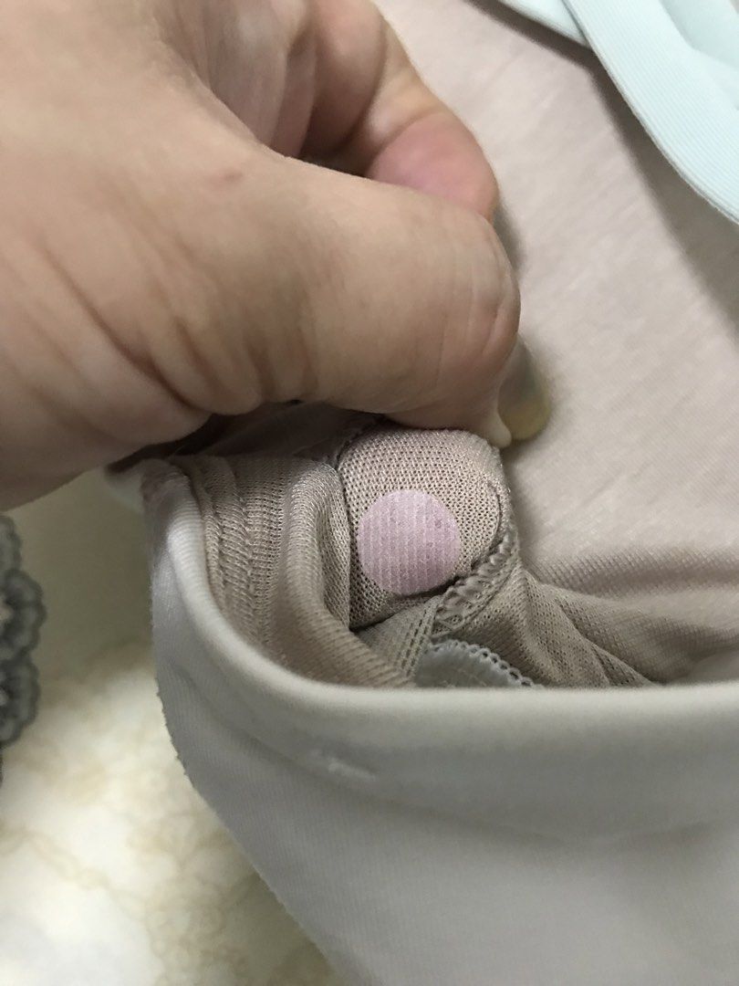 Lululemon Sportsbra (Category: Activewear) located in Manila. Submitted by freshlemon58885 (Listing ID 1467632437, Image 3). Description: Faded dot size 2/4 Padded No issue.