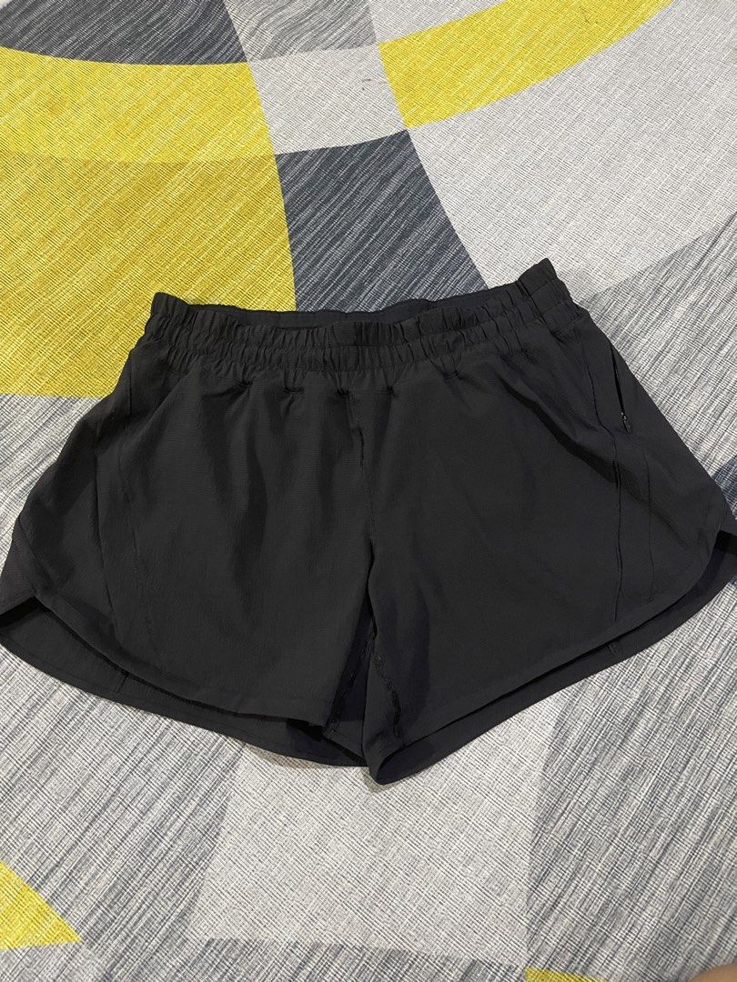 Lululemon womens short (Category: Shorts) located in Taytay. Submitted by ekselentekondisyon (Listing ID 1467760301, Image 1). Description: Lululemon womens short Size 12 on tag W-31-36 Excellent condition No issue Black na black W/inner.