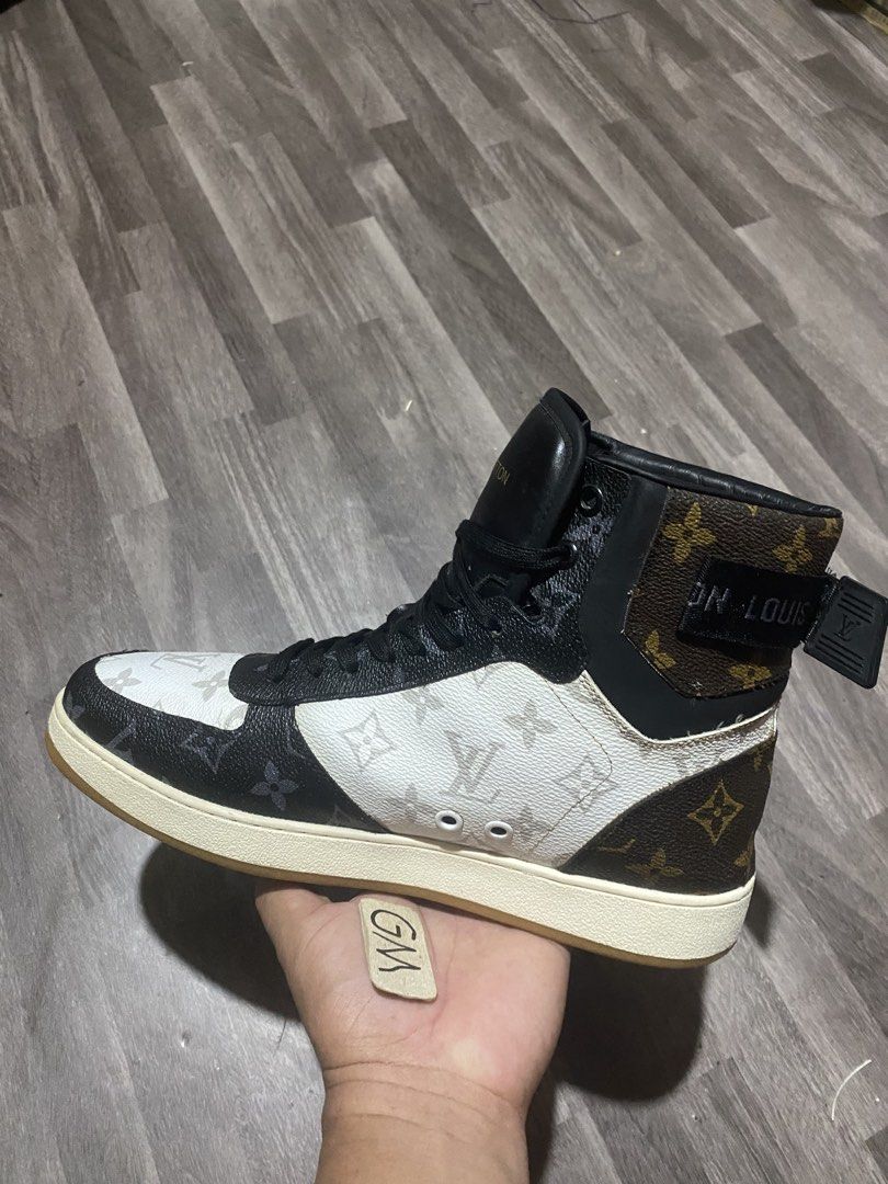 LV Highcut Sneaker (Category: Sneakers) located in Cebu City. Submitted by freemoon.b85e0c (Listing ID 1467800499, Image 2). Description: LV Highcut Sneaker Thrifted/2nd hand Size 8 us/7 uk/41 euro/26 cm Price 850 plus sf Sign of usage.