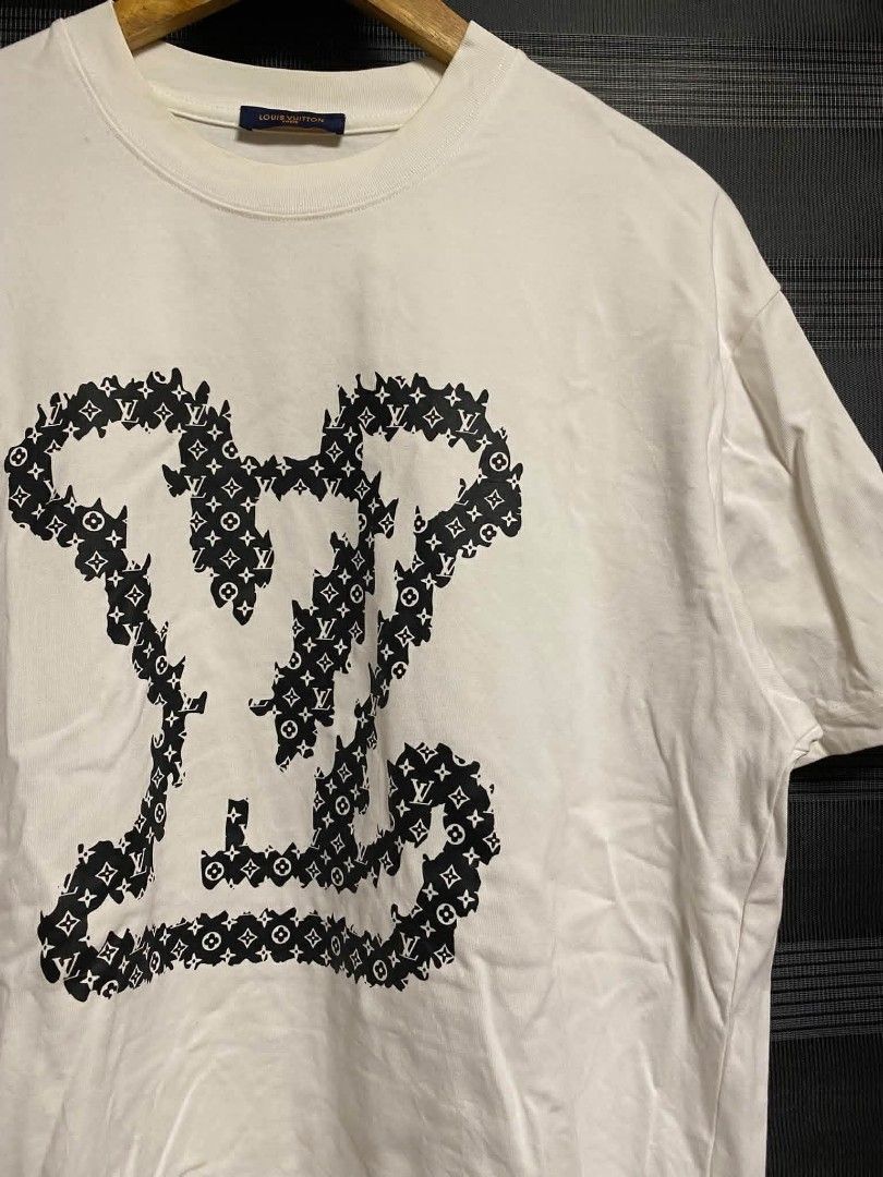 Lv shirt (Category: Tshirts & Polo Shirts ) located in Bacoor. Submitted by theplugthrifted (Listing ID 1467605722, Image 2). Description: elbi shirt - size xl 23x30 vgood condition needwash mine ₱750+sf cavite location unli vouch for safety - dm 📥.