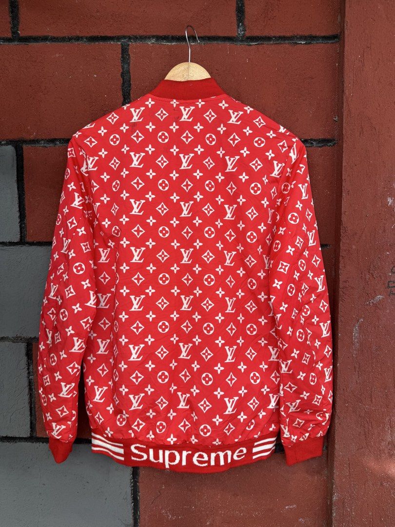 Lv x Supreme (Category: Coats, Jackets and Outerwear) located in Baguio. Submitted by mardimercredi14 (Listing ID 1467642030, Image 2). Description: 🔥 Louis Vuitton x Supreme Dimensions: 20.5*27 Condition: excellent Color Rate: 10 ❌ cut necktag ❌ needs laundry.