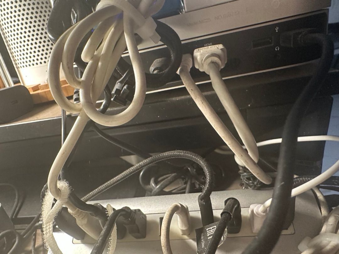 Mac Mini 256 / 16 (Category: Desktops) located in Davao. Submitted by emmabasoc (Listing ID 1467658681, Image 2). Description: - 256 / 16 - Immaculate with box - Hub not included - Premium silver metal finish - Multiple ports including HDMI and USB connections - Powers several devices simultaneously - Fully tested and working great - Perfect for organizing and clearing desk clutter .