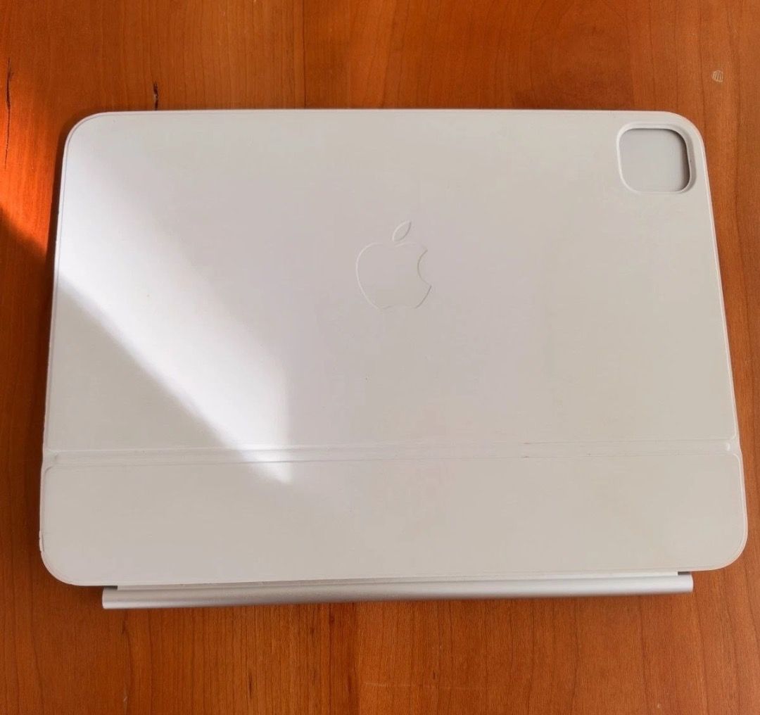 Magic Keyboard Case iPad Pro 11-inch M4 (Category: Cases & Sleeves) located in Manila. Submitted by cheeezszszszs (Listing ID 1467639083, Image 2). Description: Just a small stain in the corner. Overall in a very good condition..