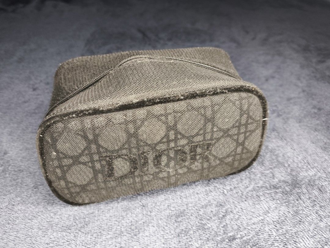 Make Up Pouch Dior Preloved (Category: Purses & Pouches) located in Las Pinas. Submitted by rose.luab (Listing ID 1467767597, Image 1). Description: Preloved Christian Dior Trousse Pouch Women's Makeup Organizer Black.