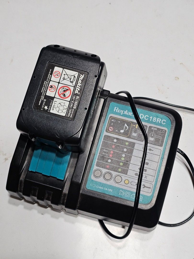 Makite Battery and Charger (Fake) (Category: Construction Tools & Equipment) located in Marikina City. Submitted by jerrocarlos (Listing ID 1467766485, Image 2). Description: both aftermarket nagagamit naman p1200 set na location marikina.
