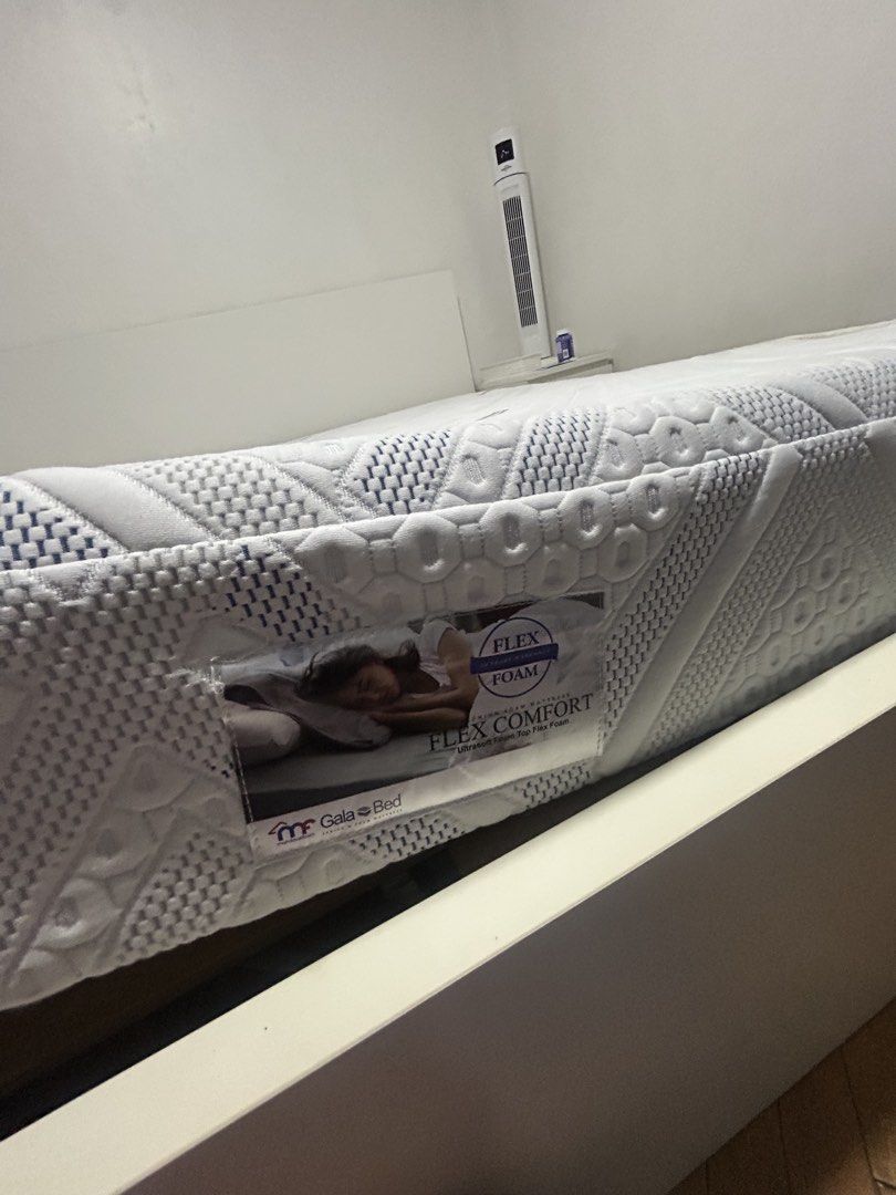Mandaue Foam Mattress (Category: Bed Frames & Mattresses) located in Quezon City. Submitted by alozada48 (Listing ID 1467810762, Image 3). Description: Mandaue Flex Comfort foam mattress KING SIZE Width: 72 inches Lengths: 75 inches Thickness: 8 inches 10years Warranty - bought August 2024 Original price online is 21k Selling for 16k (slightly nego for sure buyers) Pickup & Delivery shouldered by buyer Location is Capitol Hills, Quezon city.