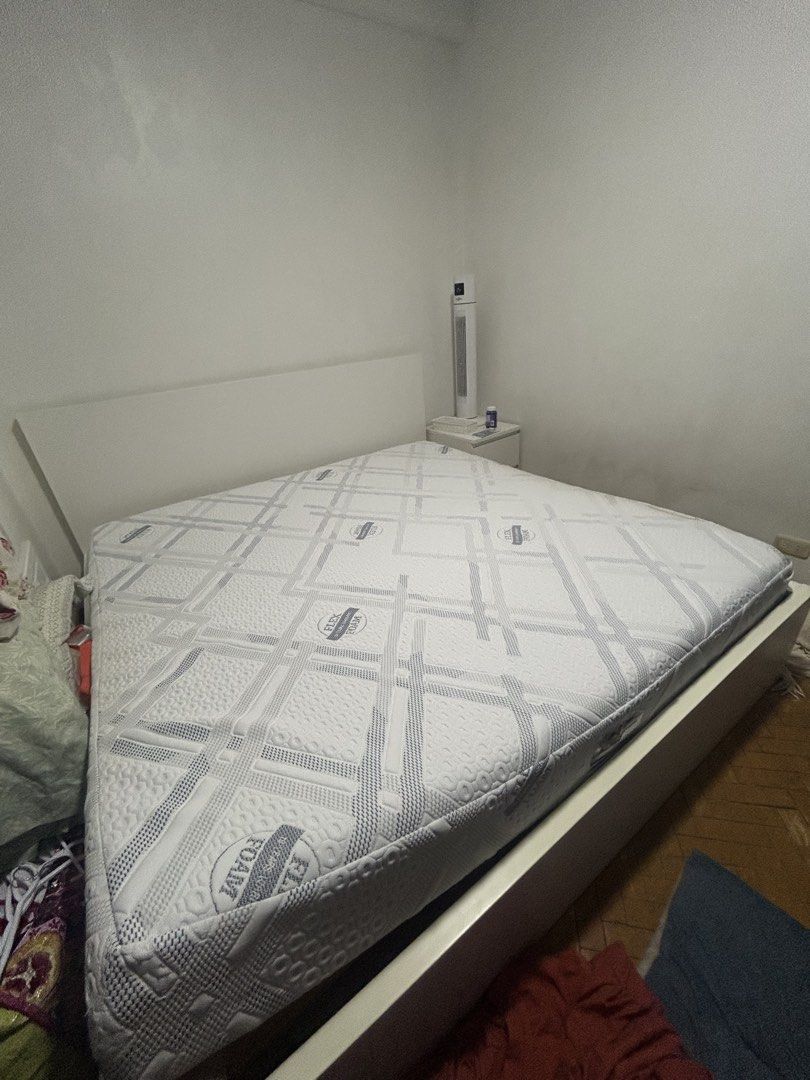 Mandaue Foam Mattress (Category: Bed Frames & Mattresses) located in Quezon City. Submitted by alozada48 (Listing ID 1467810762, Image 1). Description: Mandaue Flex Comfort foam mattress KING SIZE Width: 72 inches Lengths: 75 inches Thickness: 8 inches 10years Warranty - bought August 2024 Original price online is 21k Selling for 16k (slightly nego for sure buyers) Pickup & Delivery shouldered by buyer Location is Capitol Hills, Quezon city.