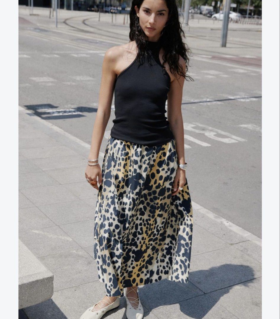 Mango animal print skirt (Category: Announcements) located in Las Pinas. Submitted by silvader (Listing ID 1467612534, Image 2). Description: Brand new Small Authentic With pockets.