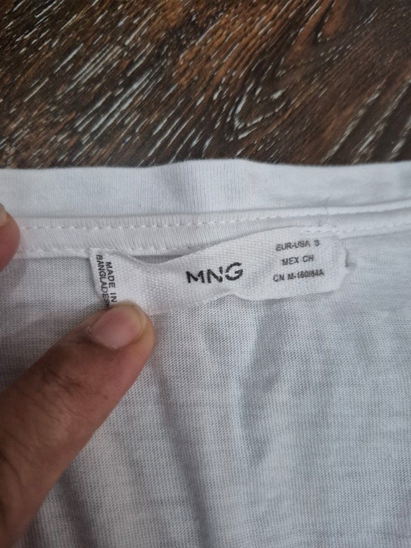 Mango Cotton White Shirt (Category: Shirts) located in Santa Cruz. Submitted by deenem (Listing ID 1467615432, Image 3). Description: Like New😍👌 No flaws👌 S on Tag Can fit S-M Asian (Measurements laid flat in inches) Bust:19.5 Armhole:6.5 Lenght: 25.