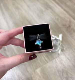 (Category: ) located in . Submitted by love.jewels (Listing ID 1467757561, Image 1). Description: .