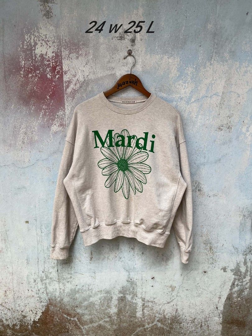 Mardi Mercredi (Category: Luxury Apparel) located in Siay. Submitted by Jaaziahthriftdumaguete (Listing ID 1467669091, Image 1). Description: Wts ❗ Mardi Mercredi Crewneck sweatshirt 24 width 25 length boxy fitting issue check picture yellow stain keo na magwash not visible naman when worn 9.5/10 color rate laser print Excellent condition overall Mine : 750 Free shipping fee Location Zamboanga Sibugay Mindanao.