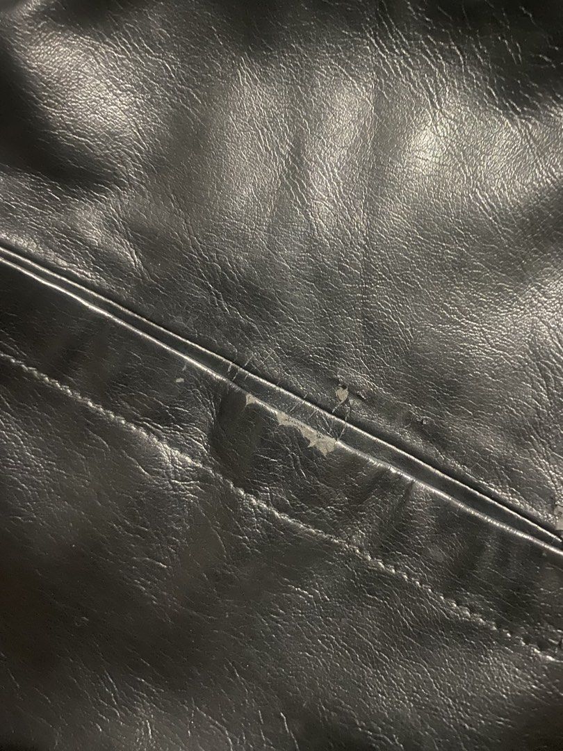 MARTITHÉ FRANCOIS GIRBAUD LEATHER JACKET (Category: Coats, Jackets and Outerwear) located in San Mateo. Submitted by miguel08k (Listing ID 1467711570, Image 3). Description: MARITHÉ FRANCOIS GIRBAUD (MF+G) LEATHER JACKET W: 23 L: 29 issue: peeling (some part is may bakbak) .