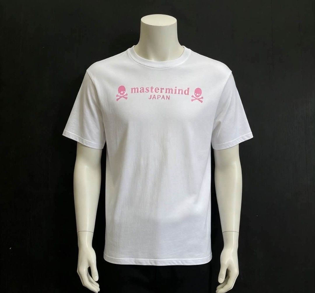 Mastermind (Category: Tshirts & Polo Shirts) located in Kuala Lumpur. Submitted by Bondle69 (Listing ID 1467706632, Image 3). Description: 😍 T shirt : Mastermind 👉 Pit : 18.5 👉 Labuh : 28.5 👉 Made in : asia 👉 Condition : 6.5/10 👉 Material kain : 100%cotton 😊Item belasahang santai petang 😊Size mengikut ukuran S 😊Warna putih print pink 😊Print depan belakang cun 😊Tengkuk sedikit besar tp still cun 😊Jahitan still cun 😊Item simple but nic