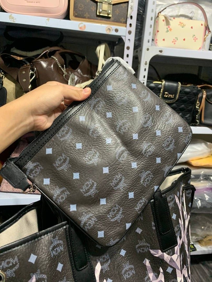 MCM Liz Tote Bag (Category: Tote Bags) located in Valenzuela. Submitted by _prettysimplecollection (Listing ID 1467781014, Image 3). Description: .